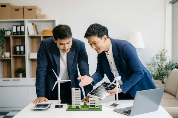 Quels sont les avantages de l'adoption de l'énergie solaire pour les petites entreprises de fabrication?